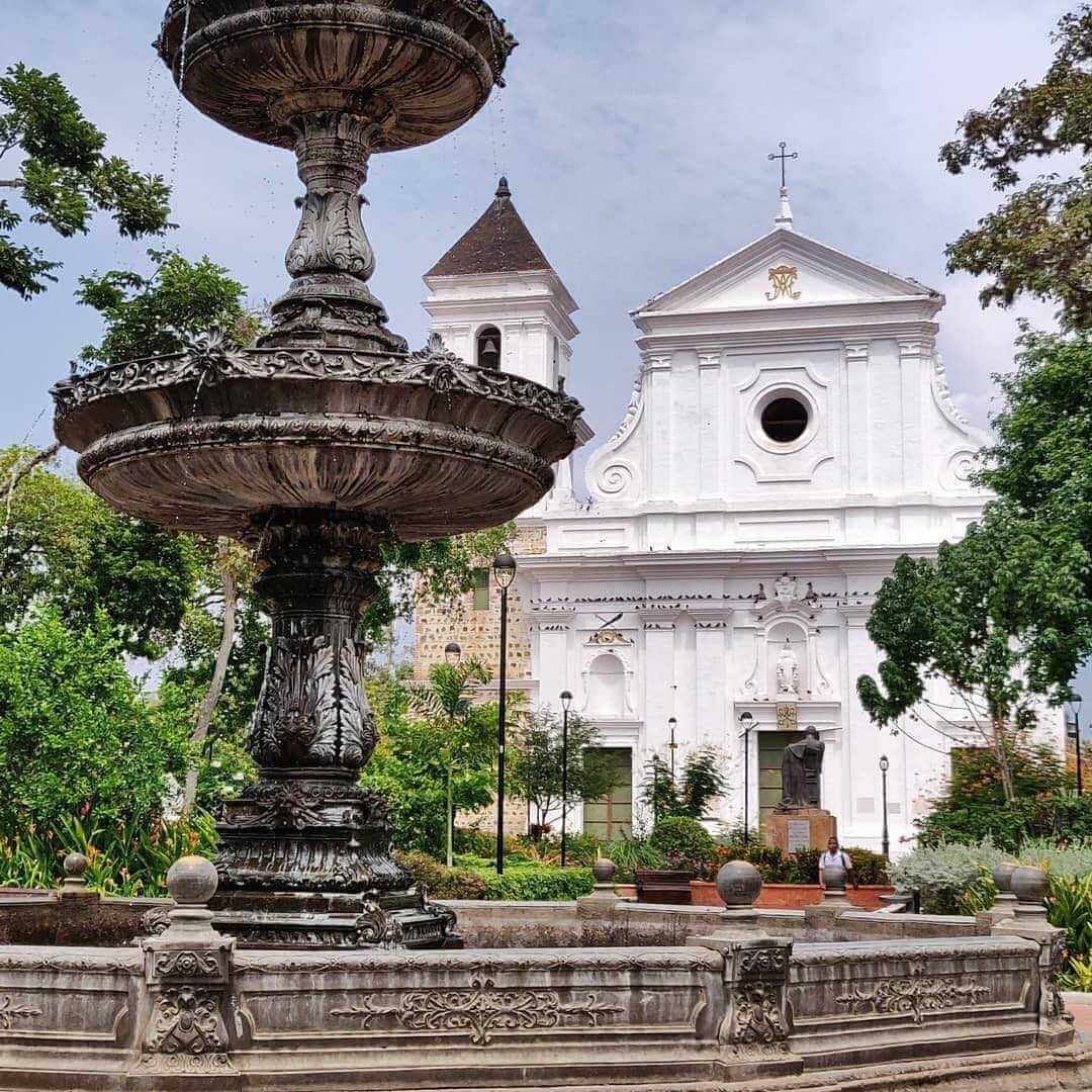 Iglesia colonial de Santa Fe de Antioquia, excursión de un día desde Medellín